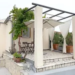 Lacodelama Mini Apartman *