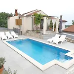 Lacodelama Mini Apartman Liznjan