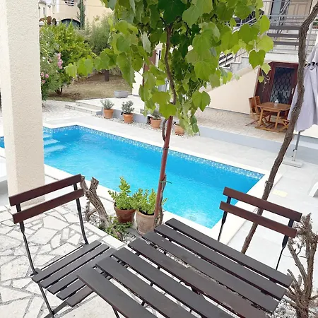 Lacodelama Mini * Ližnjan