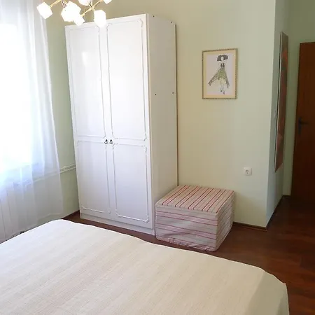 Lacodelama Mini Apartman Ližnjan