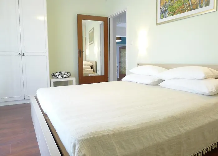 Lacodelama Mini דירה *